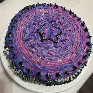 Hello welcome to my page make offers ☺️